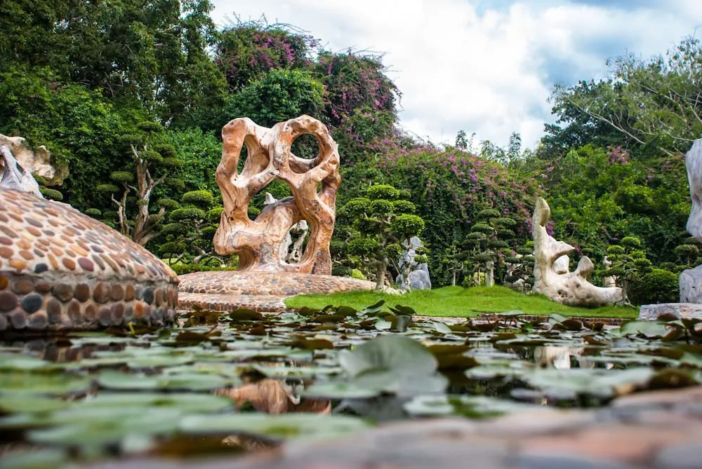 Парк миллионолетних камней и крокодиловая ферма (The Million Years Stone Park & Pattaya Crocodile Farm)